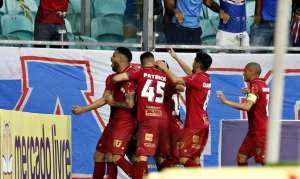 Bahia 3 x 0 Chapecoense - Tricolor ganha duas posições e deixa Santos no Z4