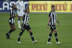 Botafogo x CRB - Confronto direto por vaga no G4 da Série B