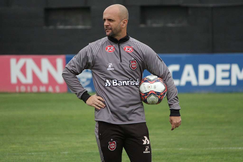 Série B: Jerson Testoni ganha reforços para tentar acabar com a série negativa