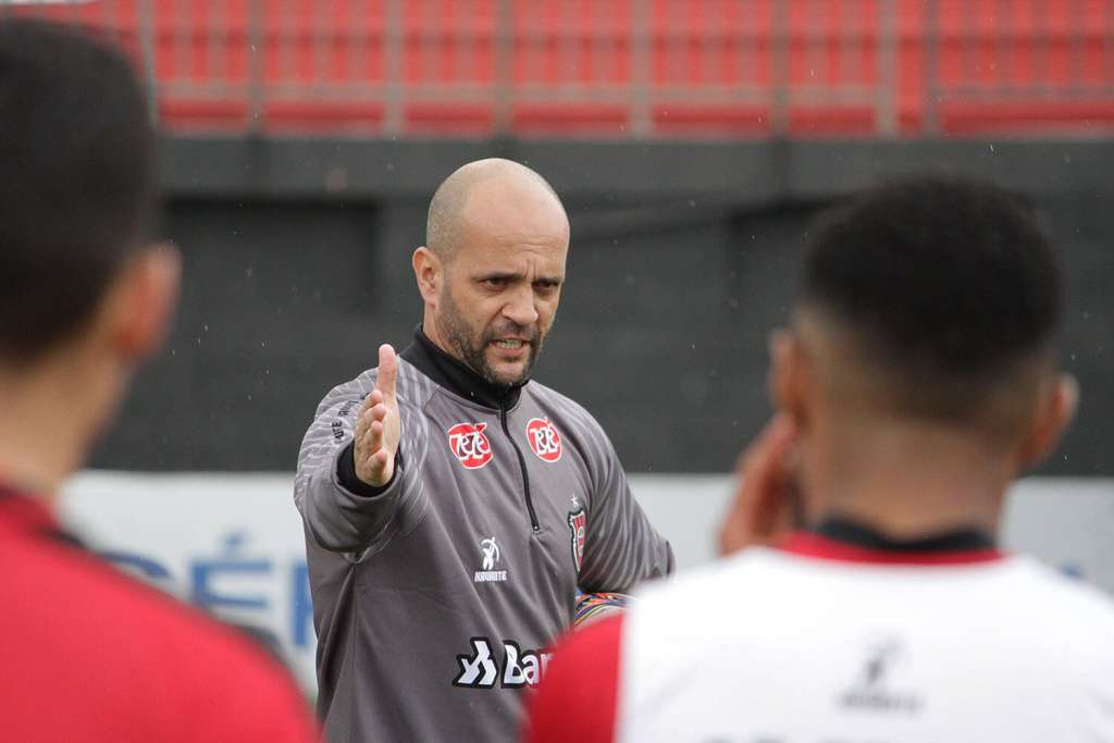 Série B: Após dispensa em massa, lanterna faz mudanças para tentar voltar a vencer