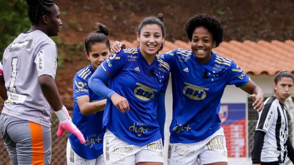 Time feminino do Cruzeiro apoia greve do masculino, pede respeito e critica diretoria: “Não somos levadas à sério”