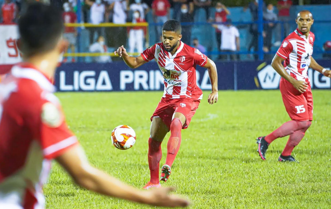 Cacá Basílio, ex-CRB, conquista segunda vitória em dois jogos