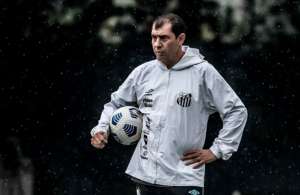Após eliminação, jogadores do sub-23 podem reforçar Santos no Brasileirão