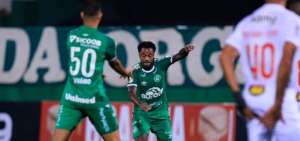 Chapecoense 2 x 2 Atlético-MG - Chape dá uma força para Palmeiras e Fla e segura o líder na Arena Condá