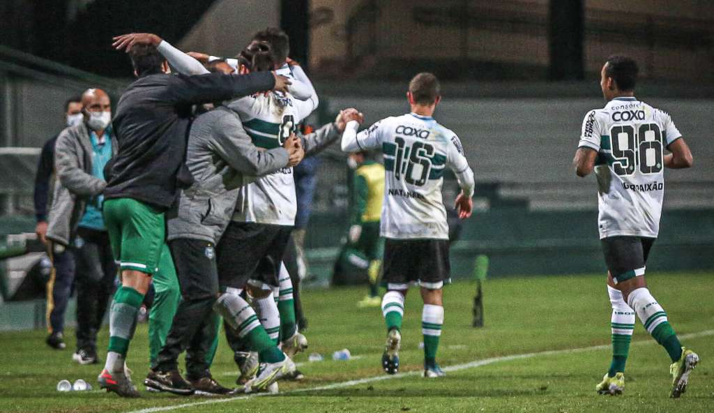 SÉRIE B: Coritiba tenta dar outro passo rumo ao acesso e Botafogo quer recuperar a vice-liderança