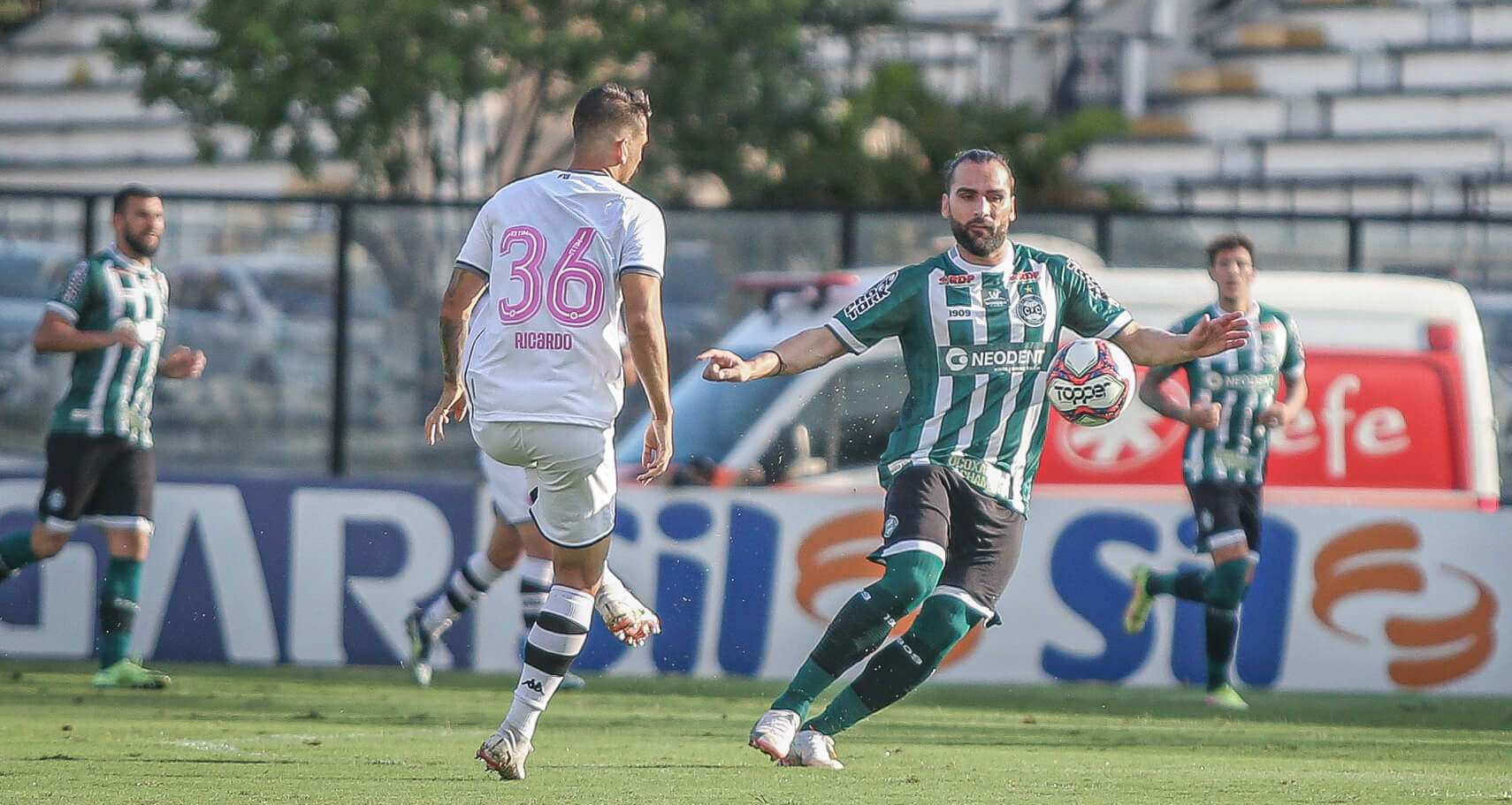 SÉRIE B: Em má fase, Coritiba defende a liderança, que pode acabar nas mãos do Goiás