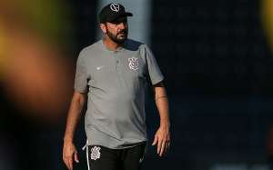 Vídeos! Polícia identifica dois suspeitos no assalto a barbearia no Tatuapé; ex-Corinthians é feito refém