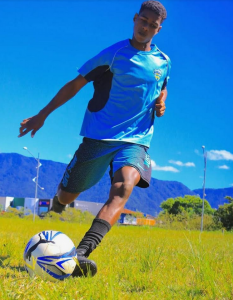 Jovem atacante de 17 anos fará avaliação no Palmeiras