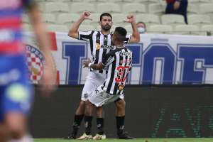 Diego Costa comemora gol em vitória e vaga do Atlético-MG na final da Copa do Brasil