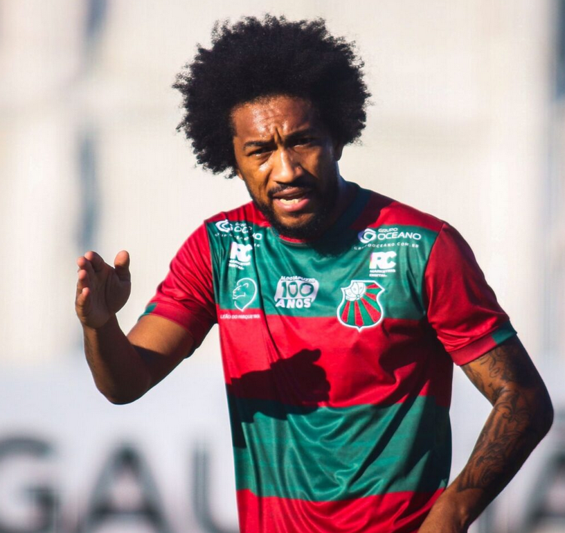 Emílio, capitão do São Paulo-RS, repudia agressão de companheiro a árbitro: “Deplorável”