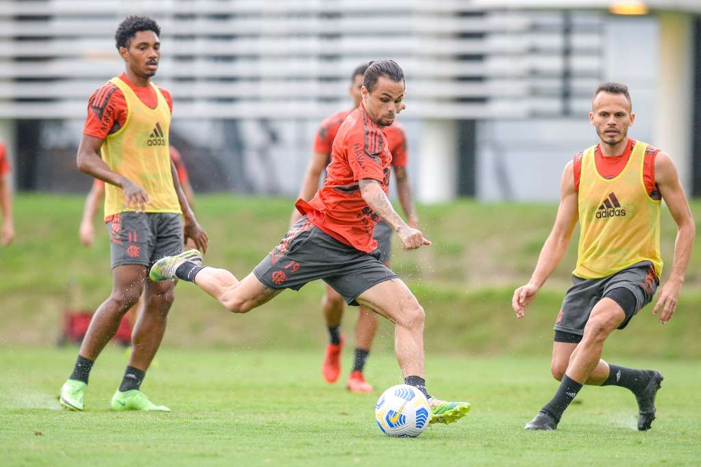 Resgatado por Renato Gaúcho no Fla, Michael superou depressão e risco de criminalidade