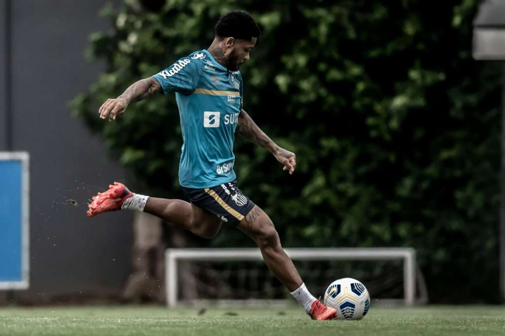 Carille confirma Santos com Zanocelo no meio e Balieiro na zaga