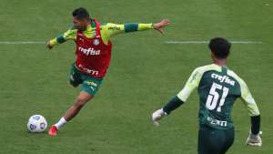 Em queda livre, Palmeiras tem duelo direto pelo G4 do Brasileirão