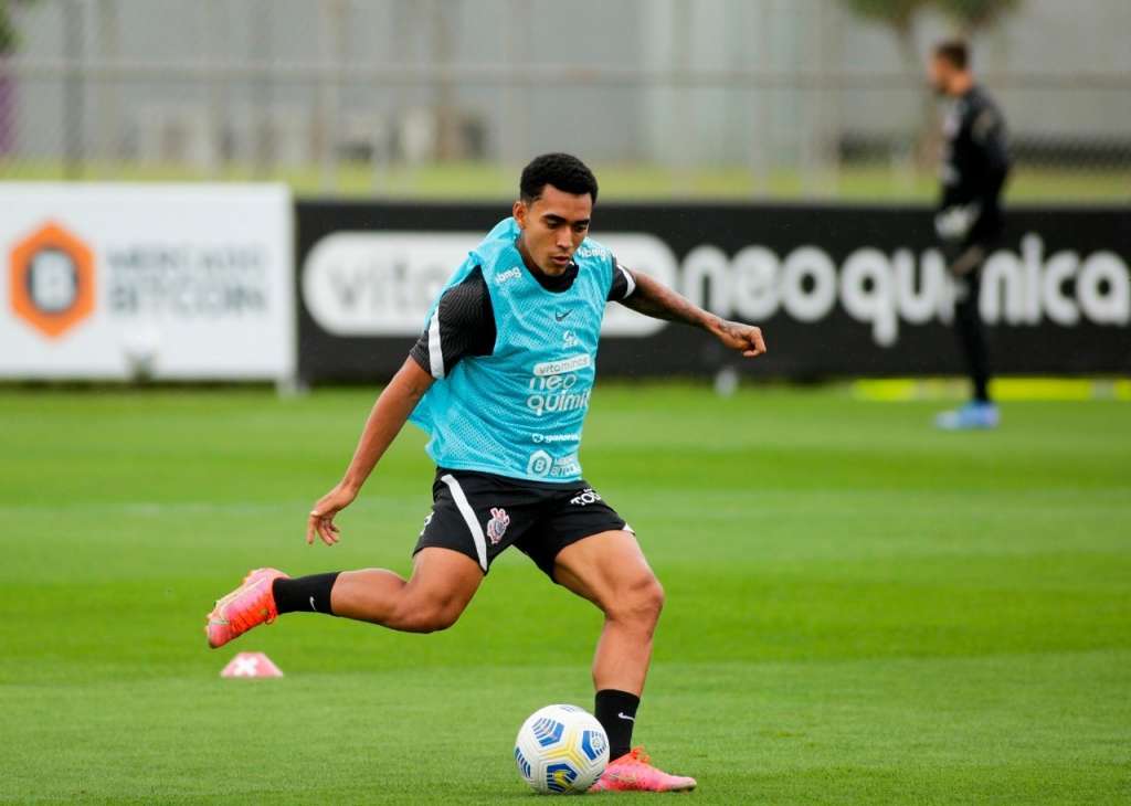 Treino do Corinthians tem volta de Willian e baixas de Giuliano e Renato Augusto