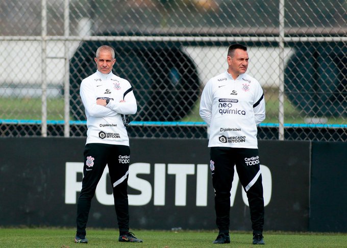 Sylvinho faz últimos ajustes e finaliza preparação do Corinthians para clássico