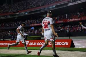 Vitória é fruto do trabalho de Ceni, avalia Luciano: 'Já sabemos o que ele quer'