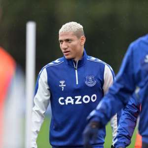 Inglês: Richarlison volta a treinar e pode atuar neste final de semana pelo Everton