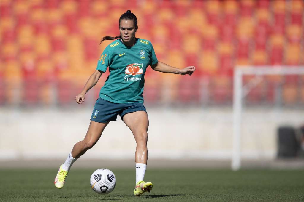 Pia projeta seleção feminina com estilos diferentes em amistosos contra Austrália