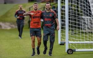 Arrascaeta tranquiliza torcida e compartilha evolução em tratamento no Flamengo