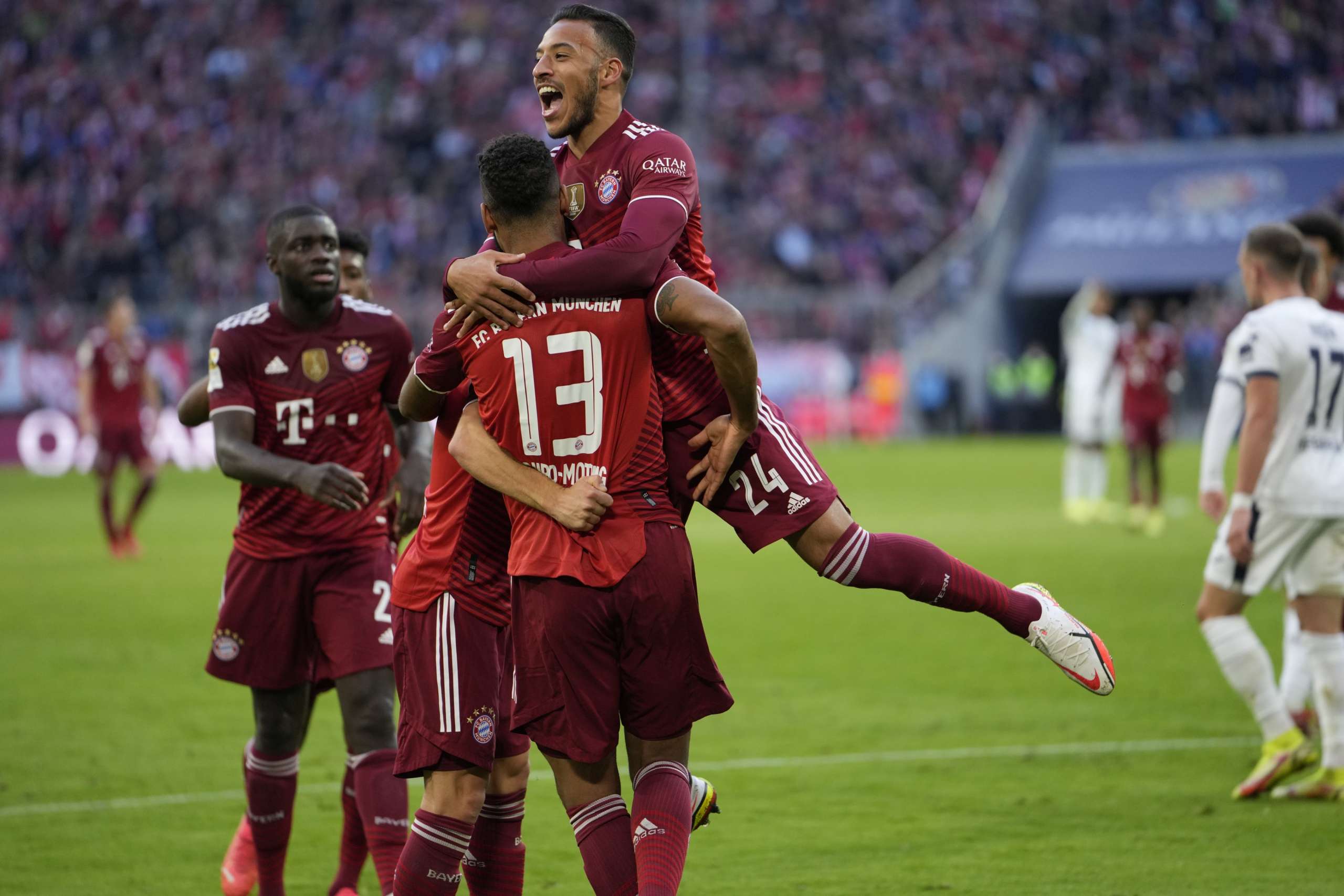 ALEMÃO: Bayern goleia Hoffenheim e não dá chance para ultrapassagem do Borussia