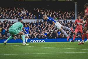 INGLÊS: Raphinha se machuca em empate do Leeds; Richarlison marca, mas Everton perde