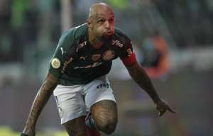 Felipe Melo marca 400º gol do Palmeiras na arena e revela papo com Felipão