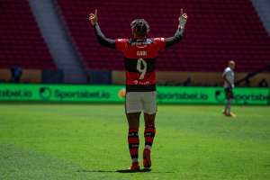 Confira o ranking dos 10 times de futebol que pagam os maiores salários; Finalista da Libertadores lidera