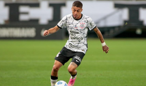 Gabriel Pereira lamenta empate e exalta união do Corinthians em Porto Alegre