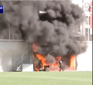 Estádio que irá receber jogo da Inglaterra pelas eliminatórias pega fogo