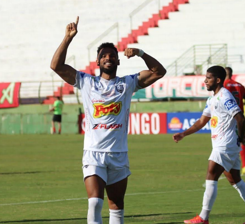 Copa Paulista: Ex-atacante do Guarani brilha com dois gols na vitória do Votuporanguense