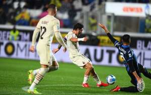 ITALIANO: Milan vence Atalanta por 3 a 2 fora de casa e mantém perseguição ao Napoli