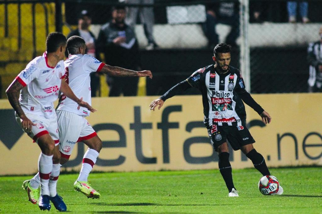 Caio Dantas chega ao Náutico e é mais um reforço do Timbu para