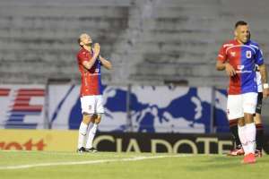 Em crise, time que jogou o Brasileirão faz ‘bazar’ para arrecadar dinheiro