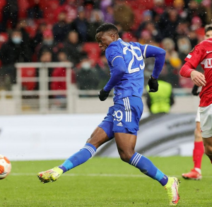 LIGA EUROPA: Com direito a quatro gols de atacante iluminado, Leicester bate o Spartak em jogo espetacular