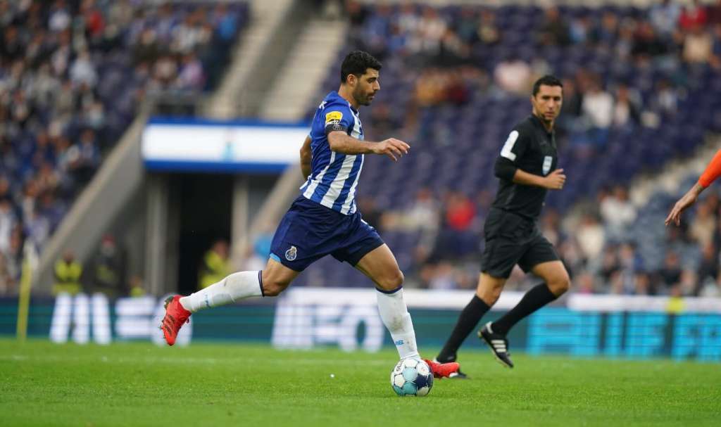 PORTUGUÊS: Porto e Sporting vencem; Benfica de Jesus tropeça fora de casa
