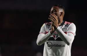 Um dos destaques na vitória sobre o Inter, Reinaldo enaltece torcida do São Paulo