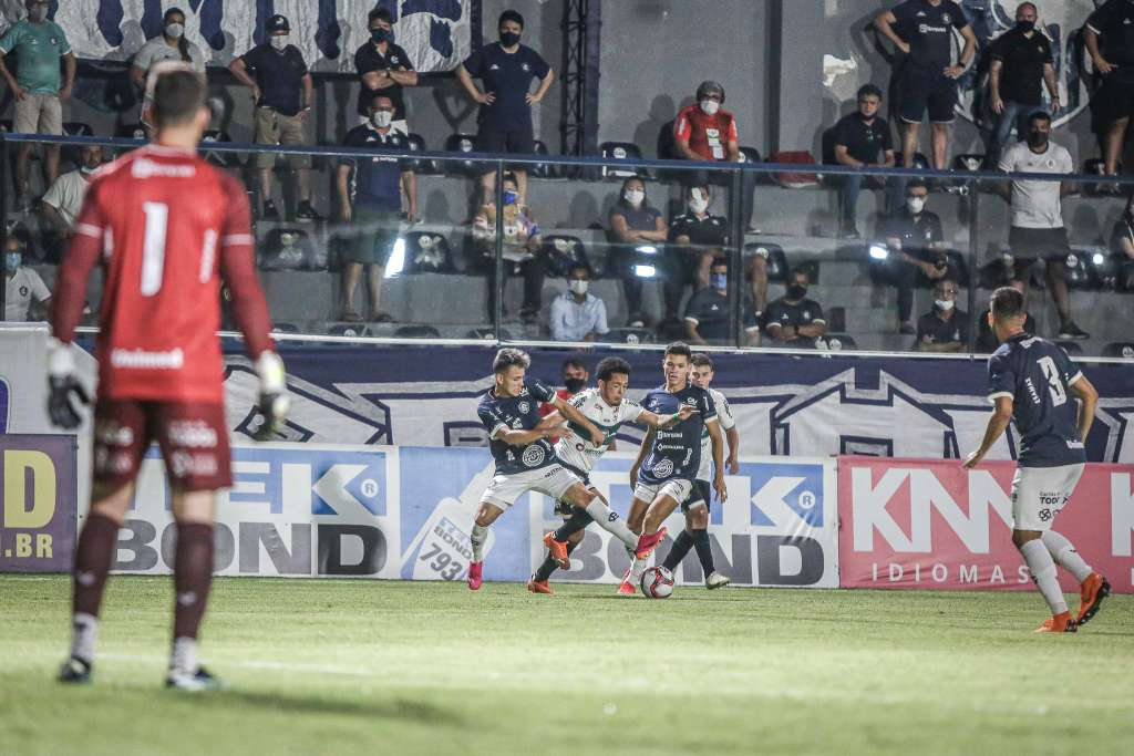 Remo 0 x 0 Coritiba – Jogo truncado e empate justo no calor de Belém!