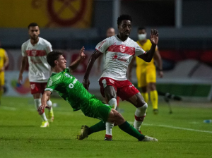 Série B: Lateral do CRB sofre lesão no tornozelo, vira desfalque para o próximo jogo e vai passar por exames