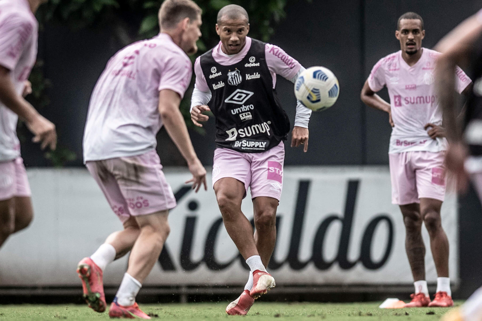 Sanchez volta santos