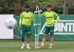 Palmeiras finaliza preparação com bolas paradas e viaja para enfrentar Fluminense