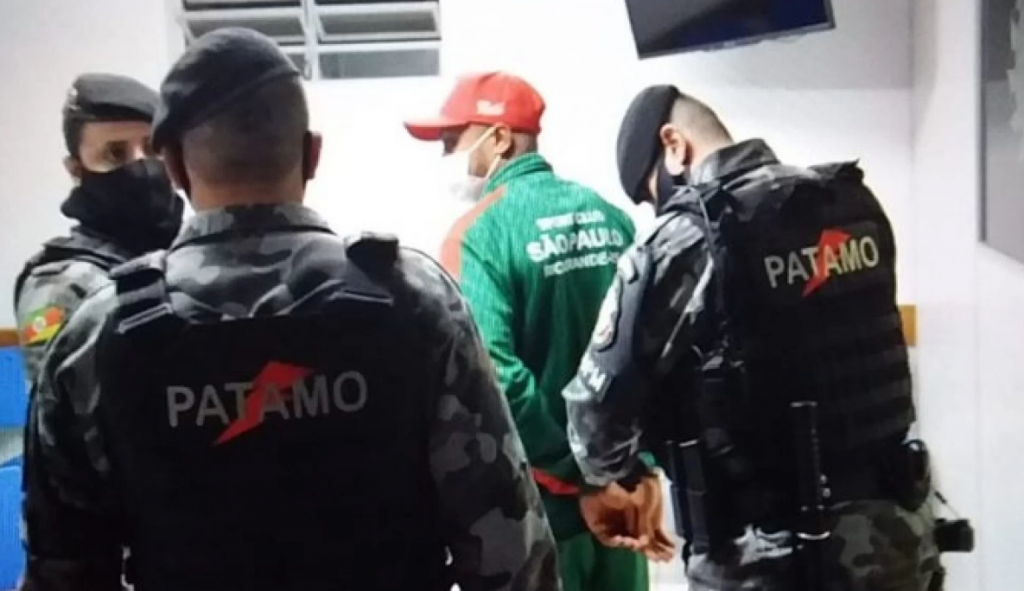 Dormiu no ‘xilindró’! Jogador que agrediu árbitro é encaminhado para presídio e pode pegar até 20 anos de cadeia