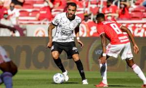 Internacional 2 x 2 Corinthians - Timão vira o placar no segundo tempo, mas sofre gol nos acréscimos