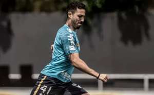 Meia que tem mais de 250 jogos pode deixar o Santos rumo aos Estados Unidos