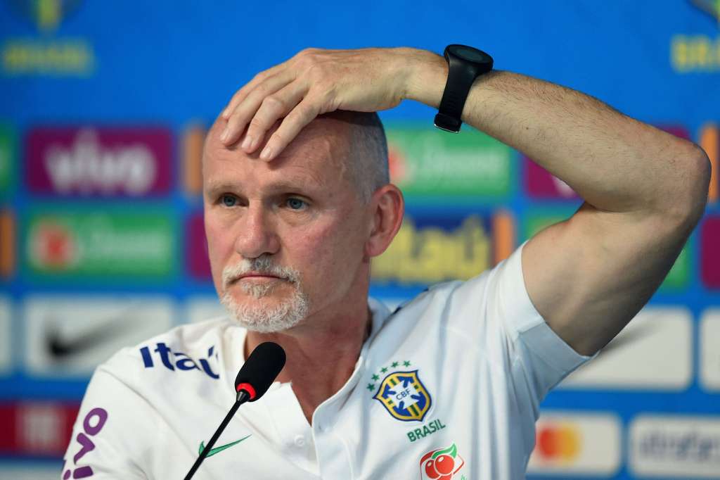 Na prova do frango, apresentadora do Masterchef chama Taffarel de frangueiro