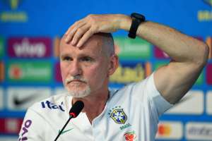 Na prova do frango, apresentadora do Masterchef chama Taffarel de frangueiro