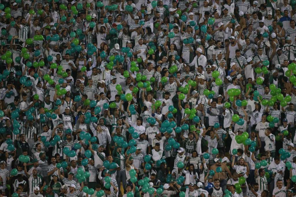 Organizadas de Palmeiras e Fla repudiam preços ingressos de final da Libertadores