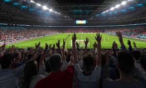 Uefa pune Inglaterra com 2 jogos sem torcida por incidentes na final da Eurocopa