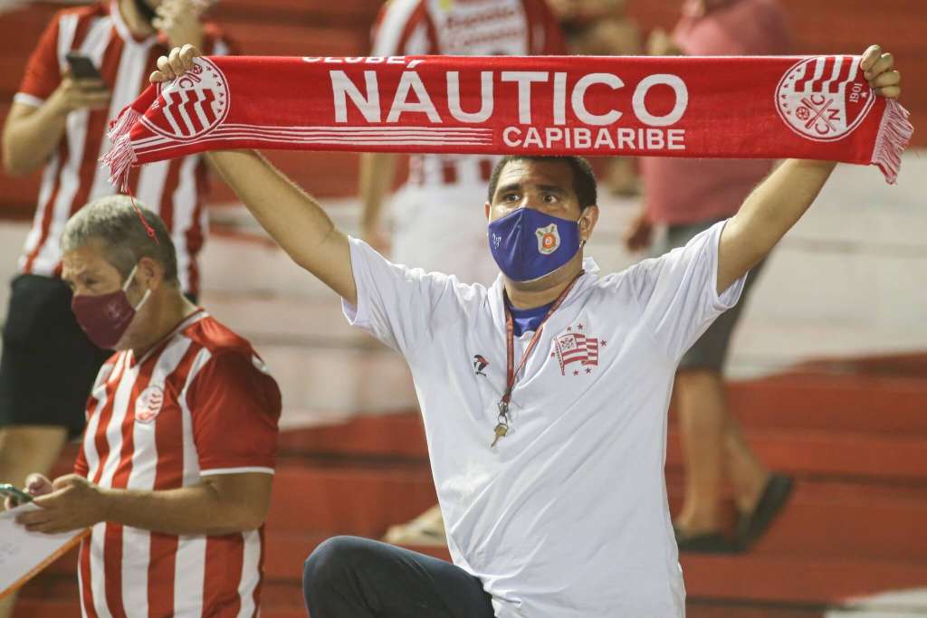 Série B: Torcida do Náutico esgota ingressos para confronto direto contra o Vasco