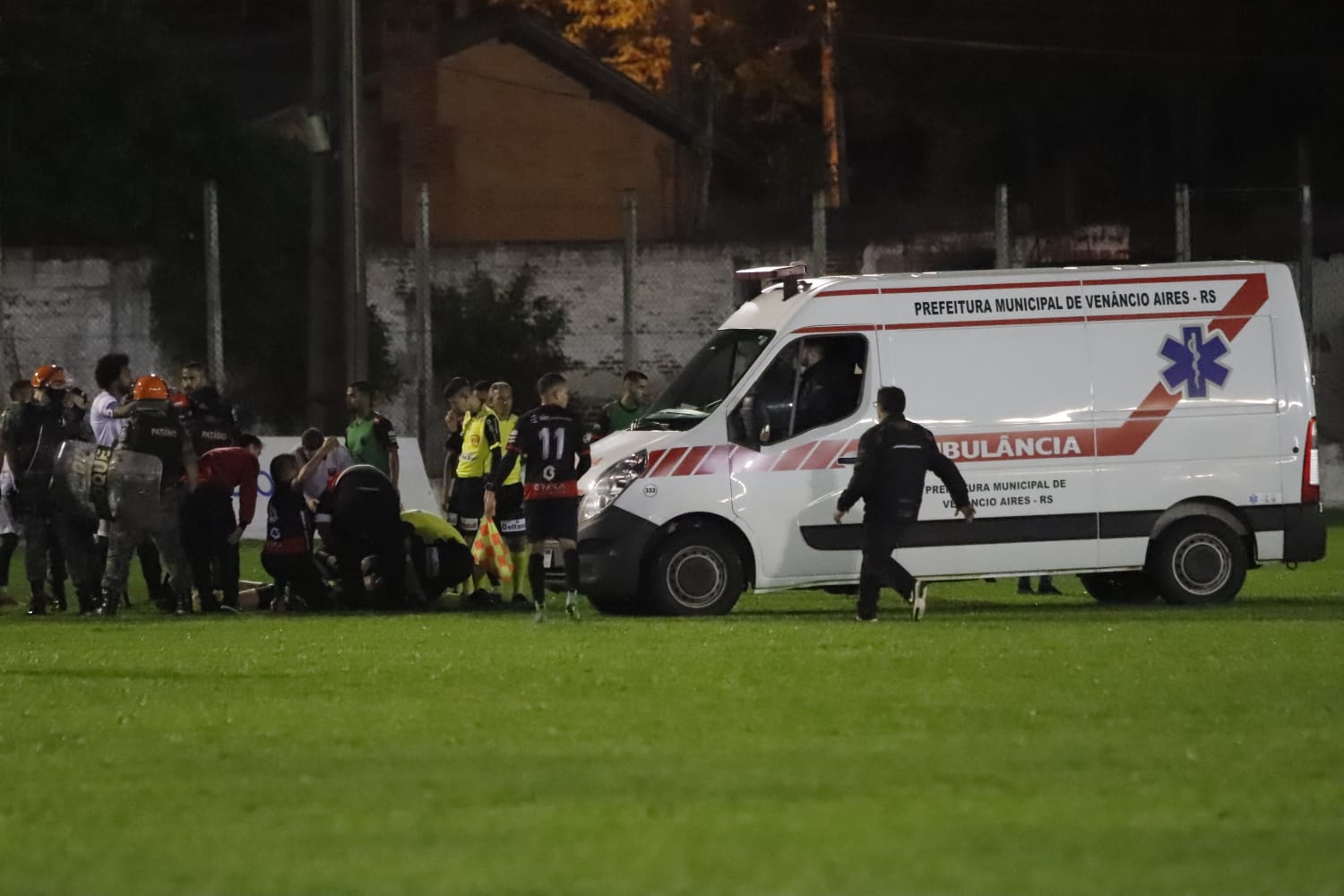 SÓ NO FI! Noite do Gaúcho da A2 tem agressão covarde contra árbitro que desmaia e está hospitalizado