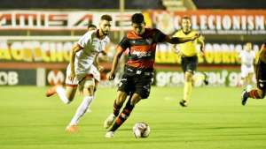 Vitória x Brasil-RS - Jogo de seis pontos contra o rebaixamento na Série B